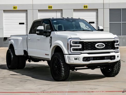 Used 2026 Ford F450 Platinum w/ FX4 Off-Road Package image 26