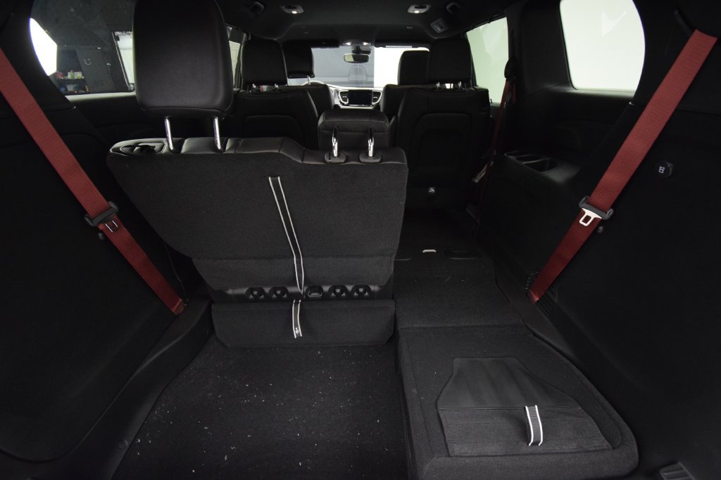New 2027 Chrysler Pacifica Select FWD image 39