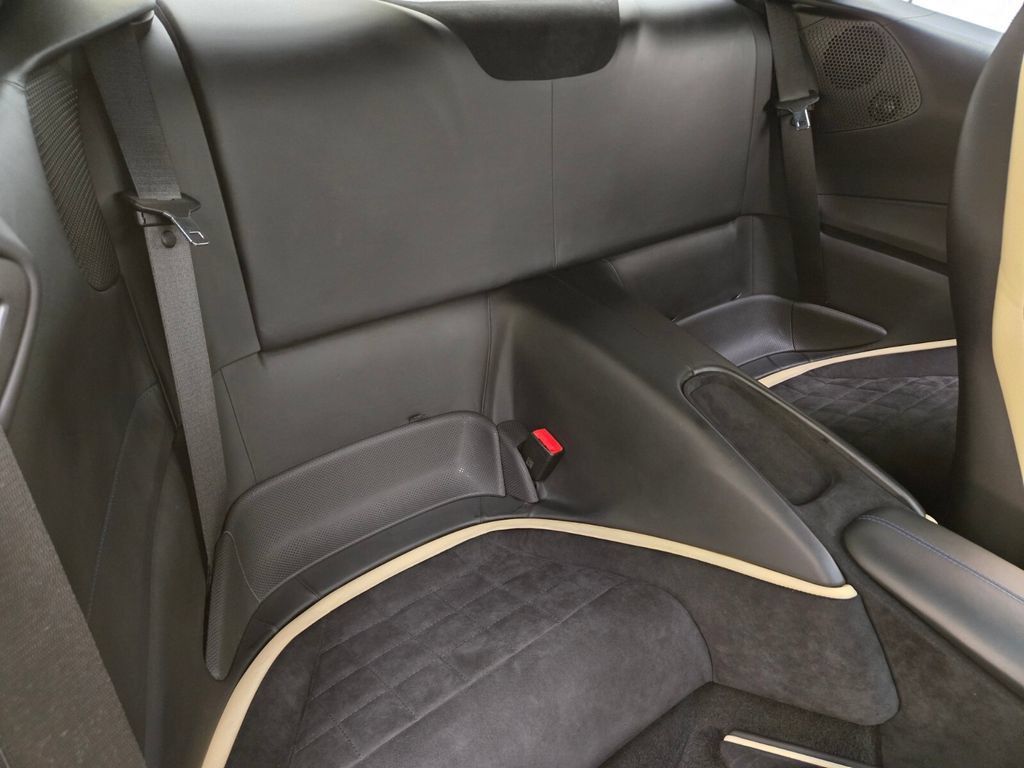 Used 2021 Ferrari Roma RWD image 24