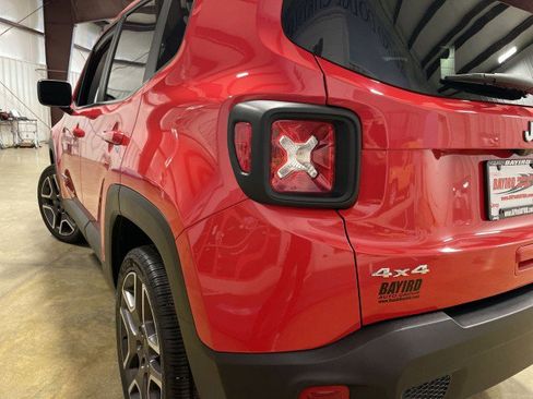Used 2021 Jeep Renegade Sport image 23
