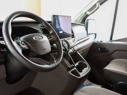 Used 2023 Ford Transit 350 XLT image 23