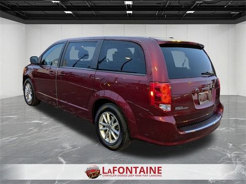 Certified 2020 Dodge Grand Caravan SE image 3