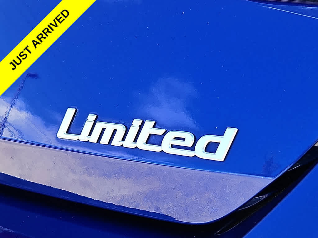 Used 2025 Hyundai Elantra Limited FWD image 33