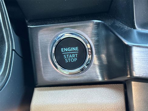 Used 2023 Ford F250 Lariat w/ FX4 Off-Road Package image 31