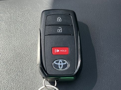 Used 2024 Toyota Prius XLE image 31