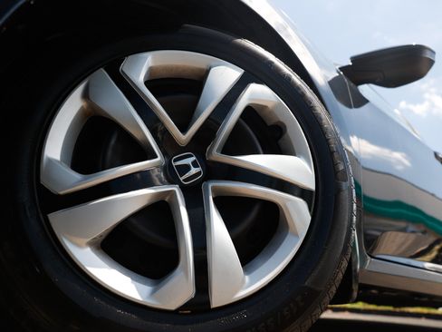 Used 2018 Honda Civic LX image 31