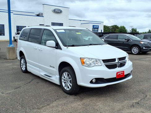 Used 2019 Dodge Grand Caravan SXT FWD image 8