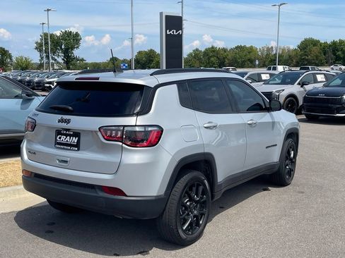 Used 2025 Jeep Compass Latitude w/ Altitude Special Edition AWD/4WD image 6