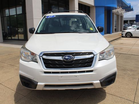 Used 2017 Subaru Forester 2.5i w/ Alloy Wheel Package AWD/4WD image 2