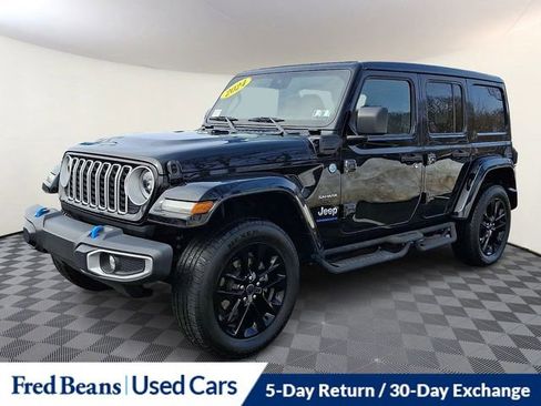 Used 2024 Jeep Wrangler Unlimited Sahara image 3