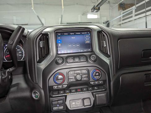 Used 2020 Chevrolet Silverado 2500 LTZ w/ LTZ Premium Package AWD/4WD image 31