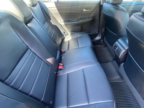 Used 2017 Toyota Camry XLE w/ Moonroof Package FWD image 14