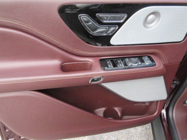 Used 2023 Lincoln Aviator Black Label w/ Jet Package AWD/4WD image 15