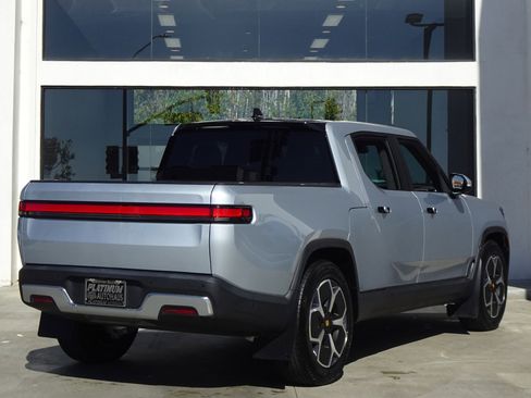 Used 2023 Rivian R1T Adventure image 7