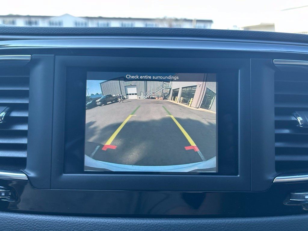 Certified 2020 Chrysler Pacifica Touring FWD image 23