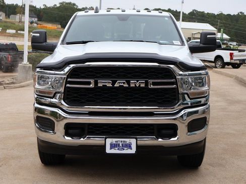 Used 2024 RAM 2500 Tradesman w/ Chrome Appearance Group image 10