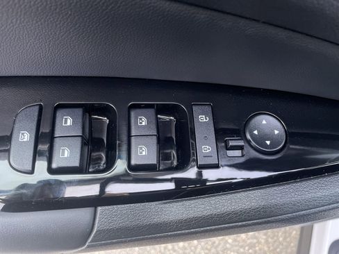 Used 2023 Kia Sportage EX image 18