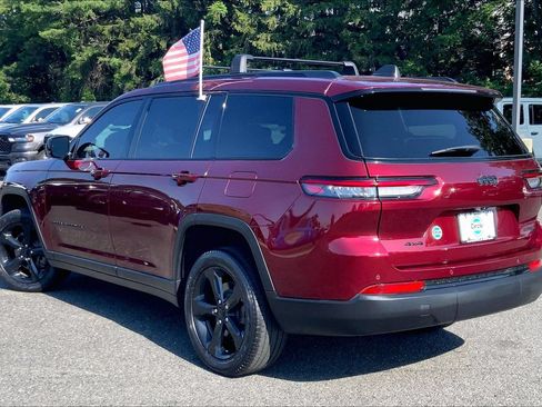 Certified 2023 Jeep Grand Cherokee L Limited w/ Black Appearance Package AWD/4WD image 11