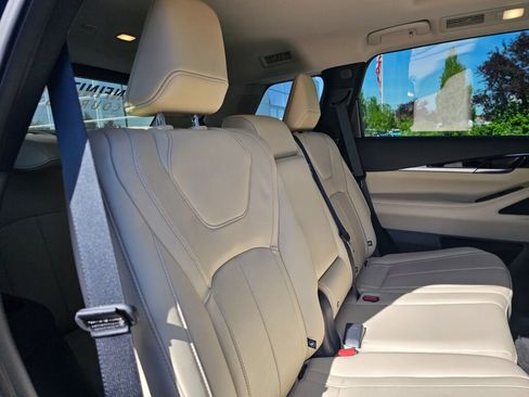 Used 2025 INFINITI QX60 Pure w/ Cargo Package AWD/4WD image 16