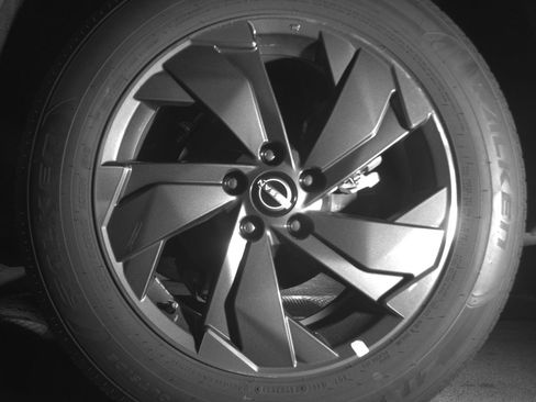 Used 2025 Nissan Rogue SV image 14