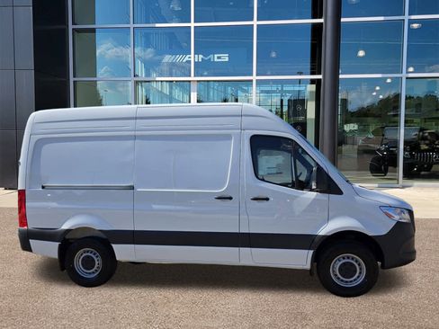 New 2026 Mercedes-Benz Sprinter 2500 image 3