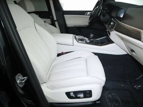 Used 2023 BMW X5 xDrive40i w/ M Sport Package AWD/4WD image 38