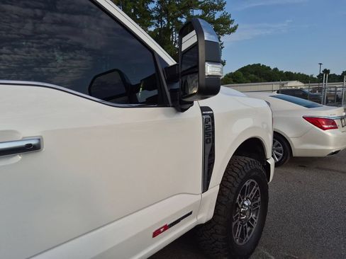 Used 2026 Ford F250 Platinum w/ Platinum Plus Package AWD/4WD image 10