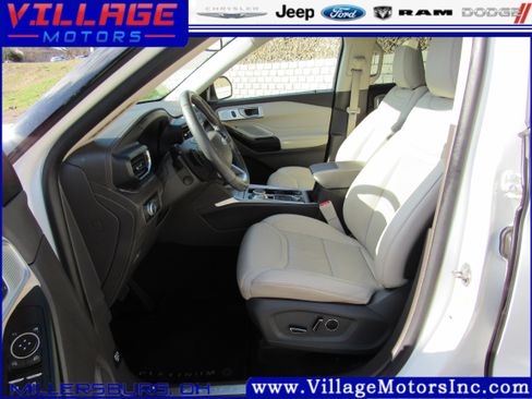 Used 2020 Ford Explorer Platinum w/ Premium Technology Package image 16