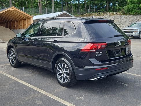 Used 2019 Volkswagen Tiguan SE w/ Panoramic Sunroof Package AWD/4WD image 24