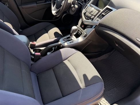 Used 2013 Chevrolet Cruze Eco w/ Enhanced Safety Package FWD image 16