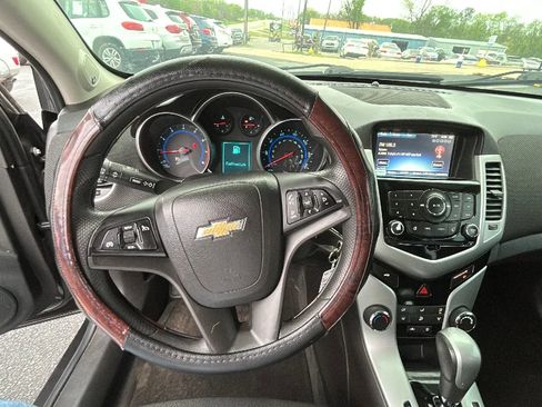 Used 2016 Chevrolet Cruze LT FWD image 25