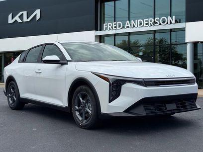 New 2025 Kia K4 LXS
