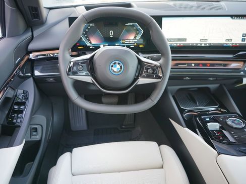 New 2026 BMW i5 eDrive40 RWD image 15