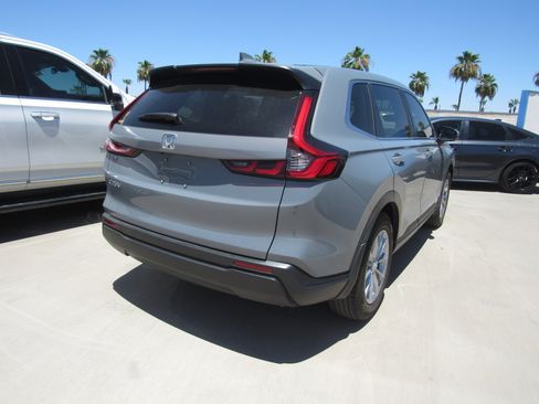 Used 2025 Honda CR-V EX image 3