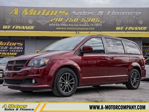 Used 2018 Dodge Grand Caravan GT image 1
