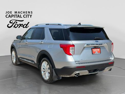 Used 2022 Ford Explorer Limited w/ Equipment Group 301A AWD/4WD image 7