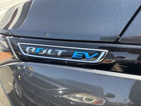 Used 2020 Chevrolet Bolt LT FWD image 4