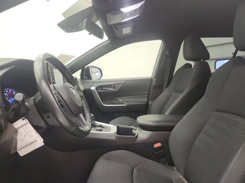 Used 2022 Toyota RAV4 SE image 15