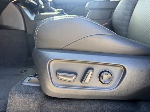 Used 2025 Toyota 4Runner TRD Off-Road Premium AWD/4WD image 12