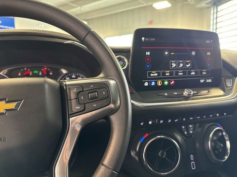 Used 2025 Chevrolet Blazer LT w/ Convenience Package AWD/4WD image 18