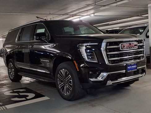 New 2026 GMC Yukon XL Elevation image 3