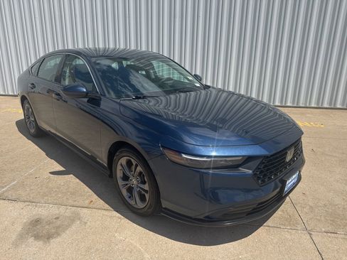 Used 2024 Honda Accord EX image 2