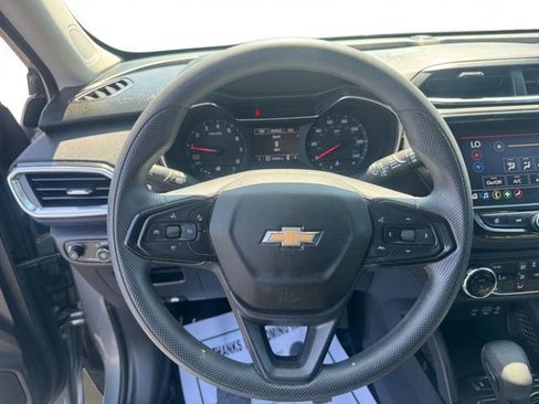 Used 2023 Chevrolet TrailBlazer LT w/ Convenience Package AWD/4WD image 13