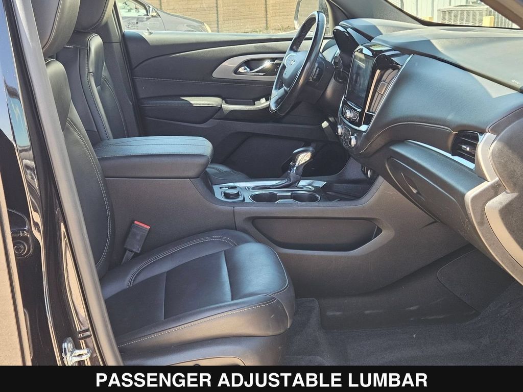 Used 2022 Chevrolet Traverse LT FWD image 29