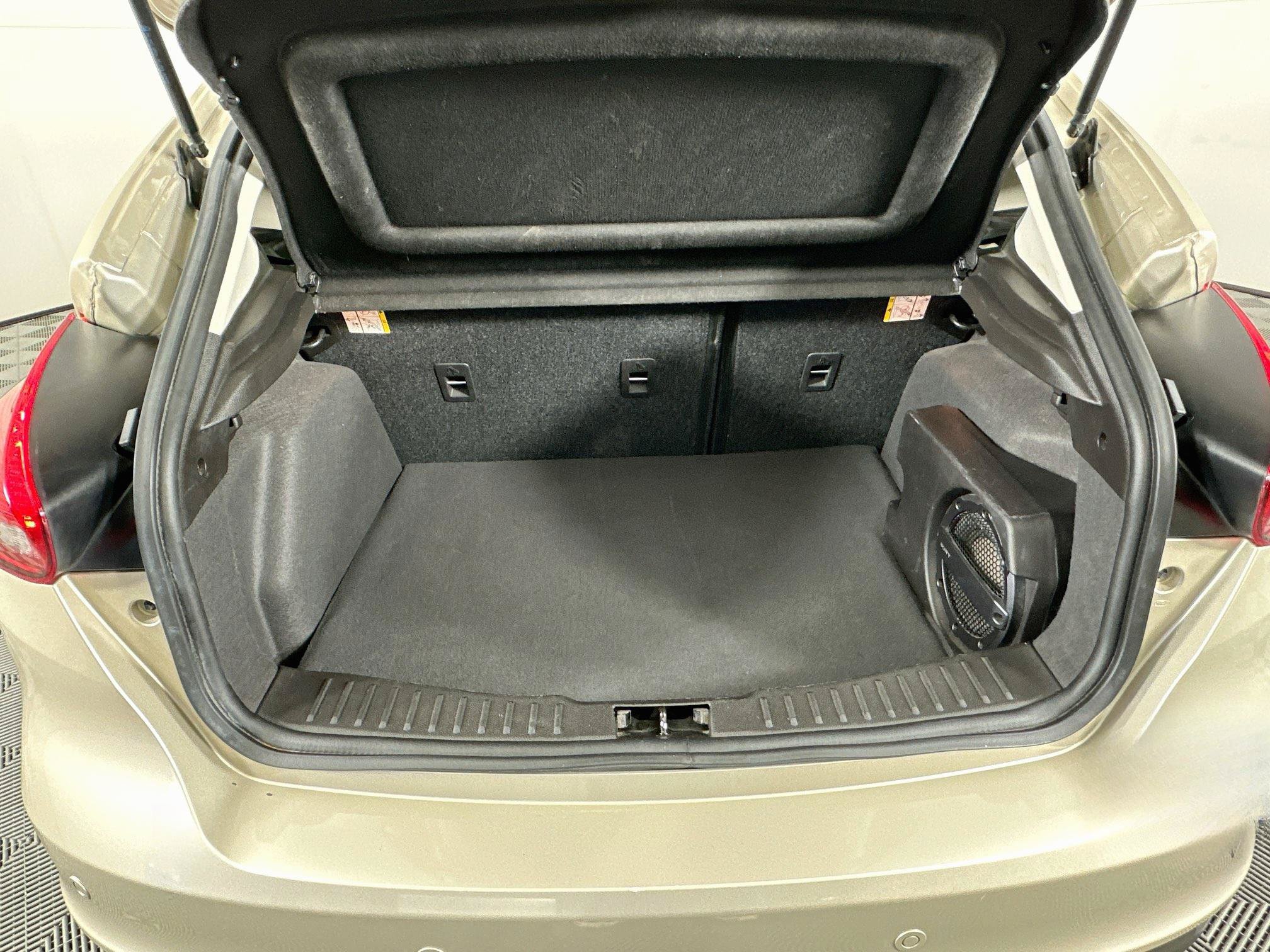 Used 2017 Ford Focus Titanium FWD image 29