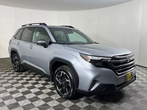 New 2026 Subaru Forester Premium AWD/4WD image 3