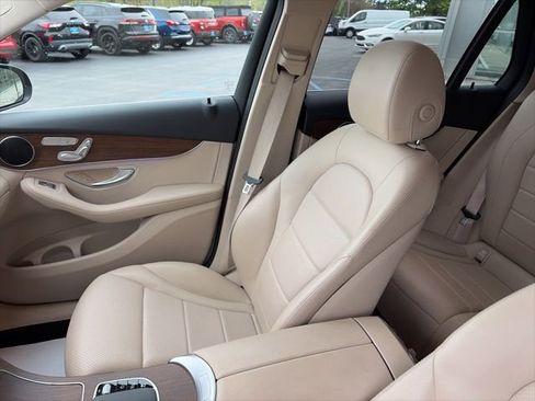 Used 2022 Mercedes-Benz GLC 300 4MATIC image 10