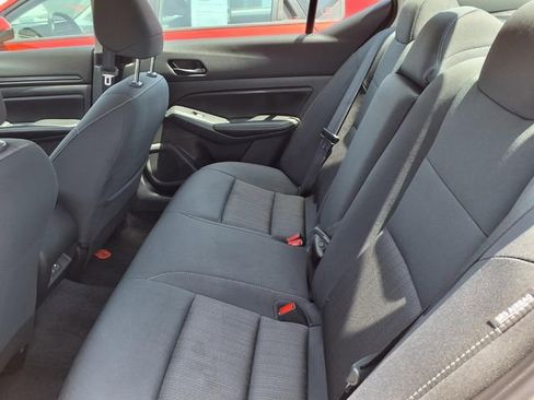 Used 2025 Nissan Altima 2.5 SV FWD image 7