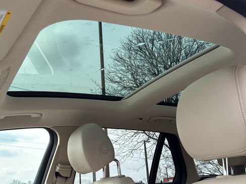 Used 2017 Mercedes-Benz GLC 300 4MATIC image 28