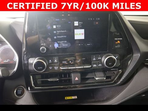 Used 2025 Toyota Highlander XSE AWD/4WD image 24